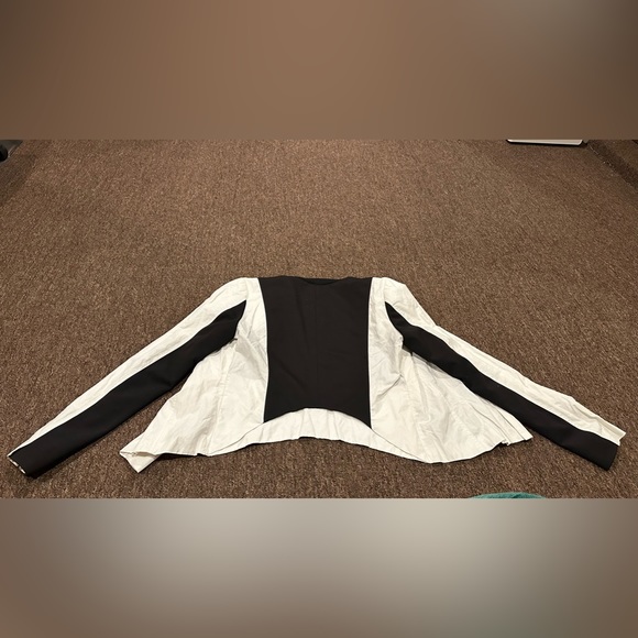 Women’s Kenneth Cole New York designer Sz 10 black white button up jacket chic - Picture 4 of 4